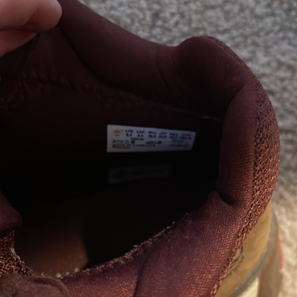 Like new, Timberland hiking boots. Worn once! - Picture 4 of 4